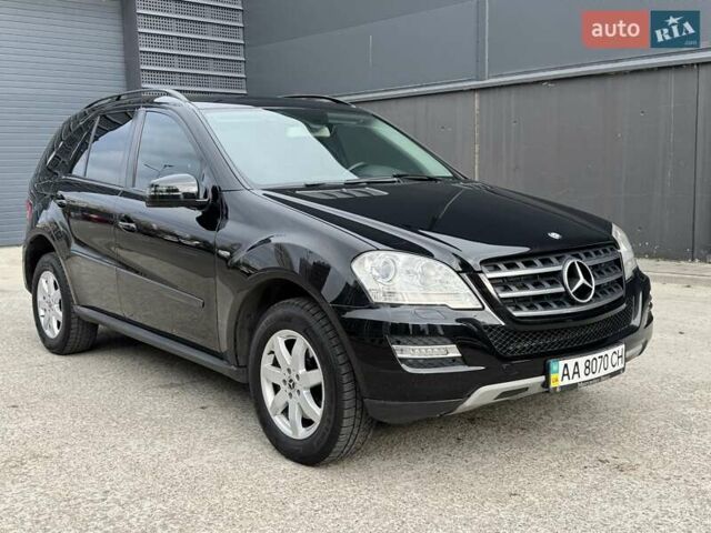 Чорний Мерседес М-Клас, об'ємом двигуна 3 л та пробігом 307 тис. км за 14750 $, фото 40 на Automoto.ua