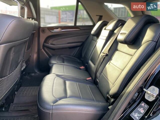 Черный Мерседес М-Класс, объемом двигателя 3 л и пробегом 145 тыс. км за 19990 $, фото 13 на Automoto.ua