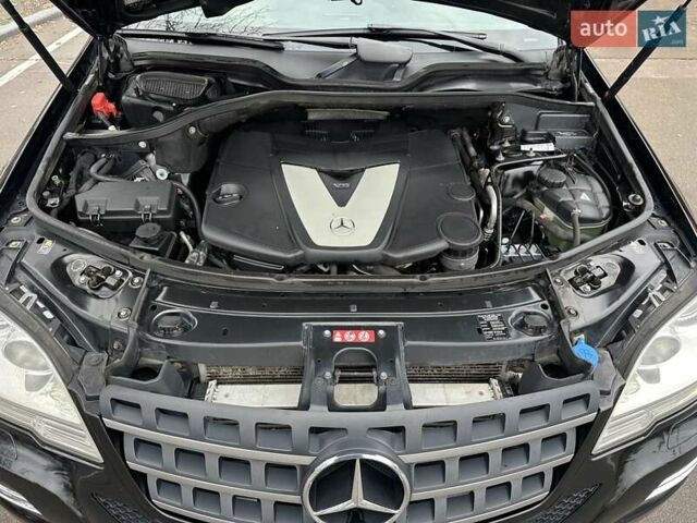 Чорний Мерседес М-Клас, об'ємом двигуна 3 л та пробігом 307 тис. км за 13800 $, фото 42 на Automoto.ua