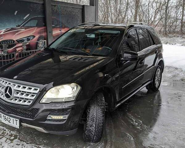 Черный Мерседес М-Класс, объемом двигателя 2.99 л и пробегом 380 тыс. км за 16500 $, фото 12 на Automoto.ua