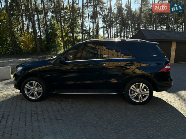 Черный Мерседес М-Класс, объемом двигателя 3 л и пробегом 260 тыс. км за 20500 $, фото 15 на Automoto.ua