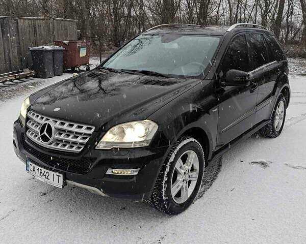 Черный Мерседес М-Класс, объемом двигателя 2.99 л и пробегом 380 тыс. км за 16500 $, фото 7 на Automoto.ua