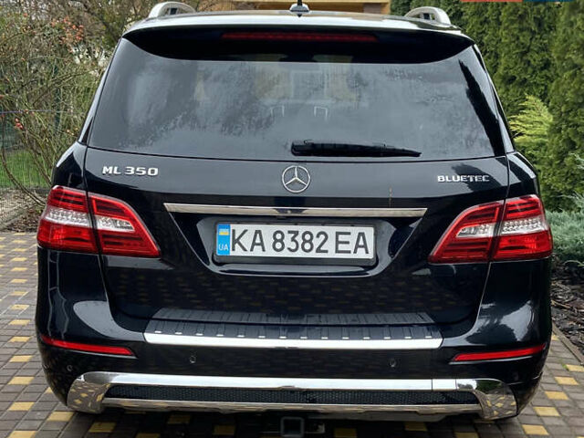 Черный Мерседес М-Класс, объемом двигателя 2.99 л и пробегом 180 тыс. км за 19000 $, фото 3 на Automoto.ua