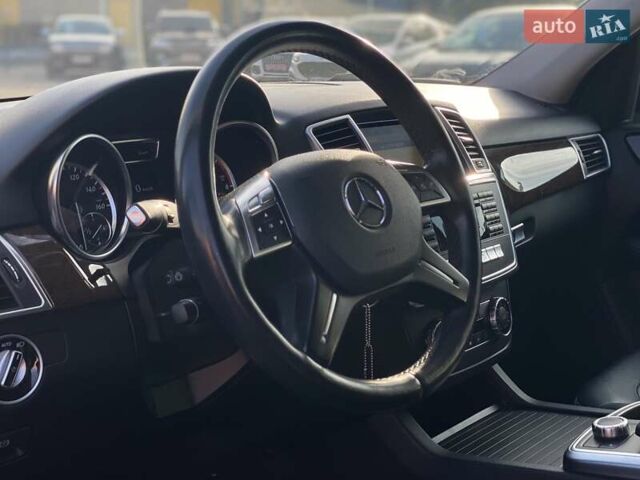 Черный Мерседес М-Класс, объемом двигателя 3 л и пробегом 145 тыс. км за 19990 $, фото 8 на Automoto.ua