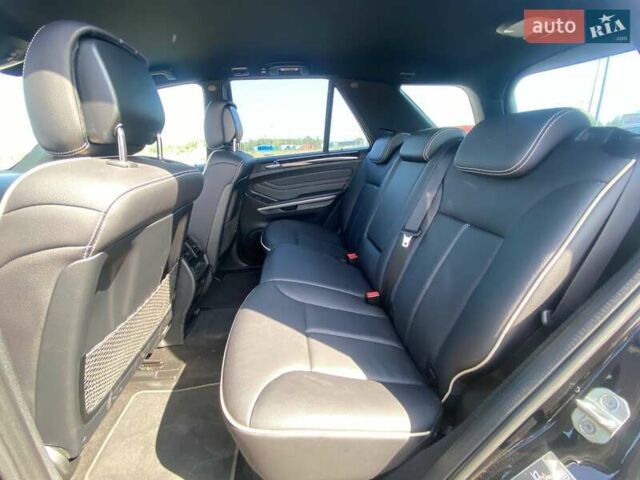 Черный Мерседес М-Класс, объемом двигателя 3.72 л и пробегом 80 тыс. км за 17999 $, фото 10 на Automoto.ua