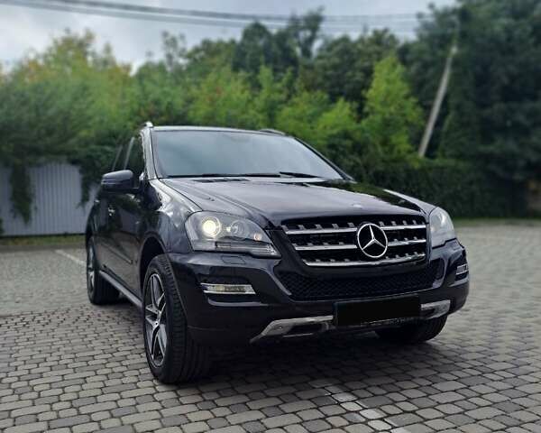 Чорний Мерседес М-Клас, об'ємом двигуна 3 л та пробігом 212 тис. км за 20500 $, фото 1 на Automoto.ua