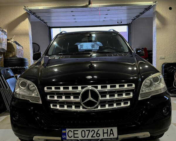 Черный Мерседес М-Класс, объемом двигателя 2.99 л и пробегом 184 тыс. км за 16000 $, фото 2 на Automoto.ua