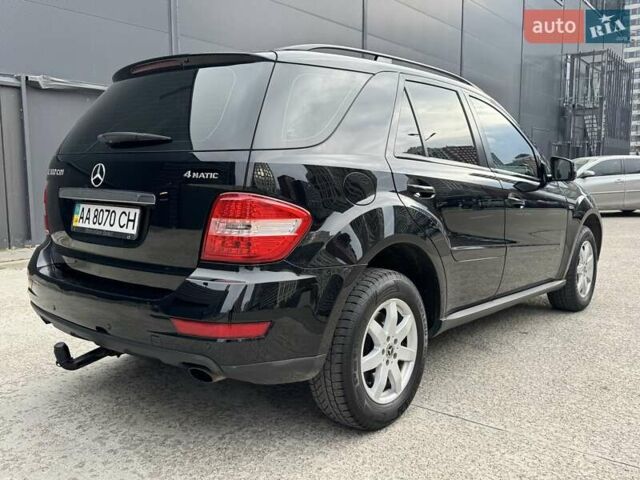 Чорний Мерседес М-Клас, об'ємом двигуна 3 л та пробігом 307 тис. км за 14750 $, фото 42 на Automoto.ua