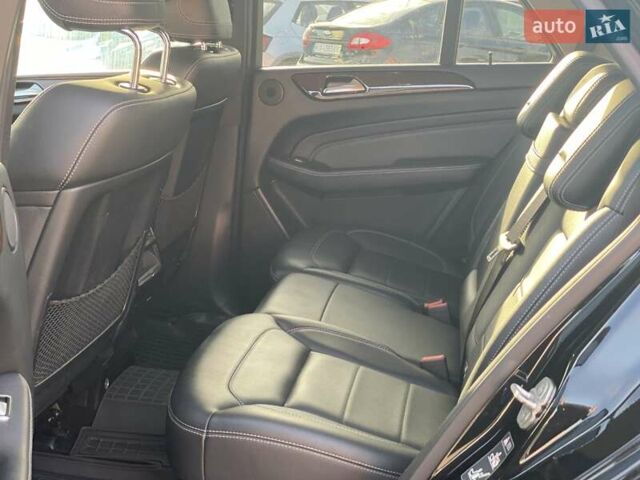 Черный Мерседес М-Класс, объемом двигателя 3 л и пробегом 145 тыс. км за 19990 $, фото 12 на Automoto.ua