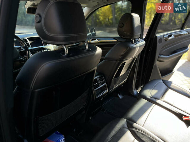 Черный Мерседес М-Класс, объемом двигателя 3 л и пробегом 260 тыс. км за 20500 $, фото 7 на Automoto.ua