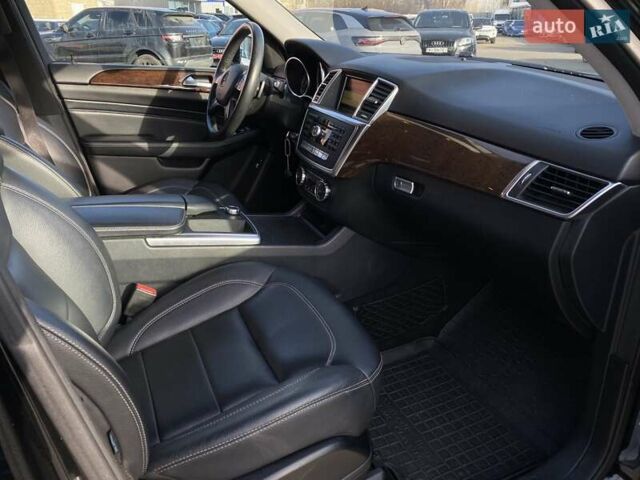 Черный Мерседес М-Класс, объемом двигателя 3 л и пробегом 145 тыс. км за 19990 $, фото 18 на Automoto.ua