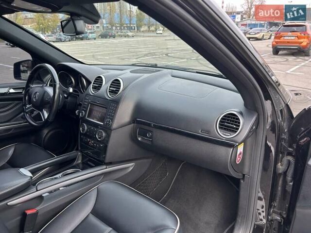 Черный Мерседес М-Класс, объемом двигателя 3.5 л и пробегом 128 тыс. км за 15200 $, фото 26 на Automoto.ua