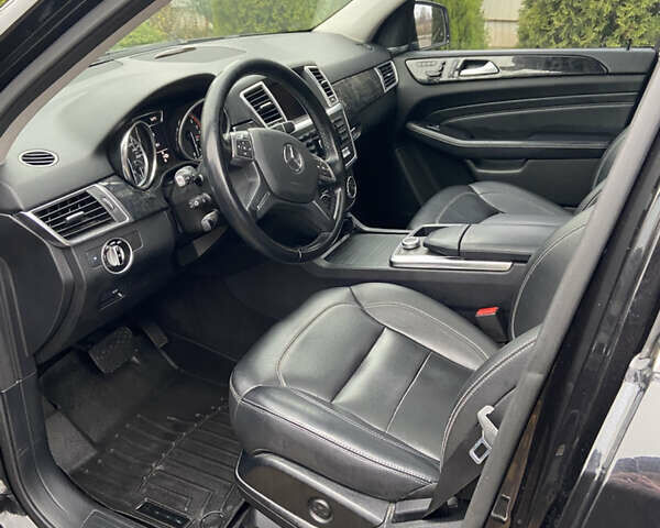 Черный Мерседес М-Класс, объемом двигателя 2.99 л и пробегом 180 тыс. км за 19000 $, фото 14 на Automoto.ua