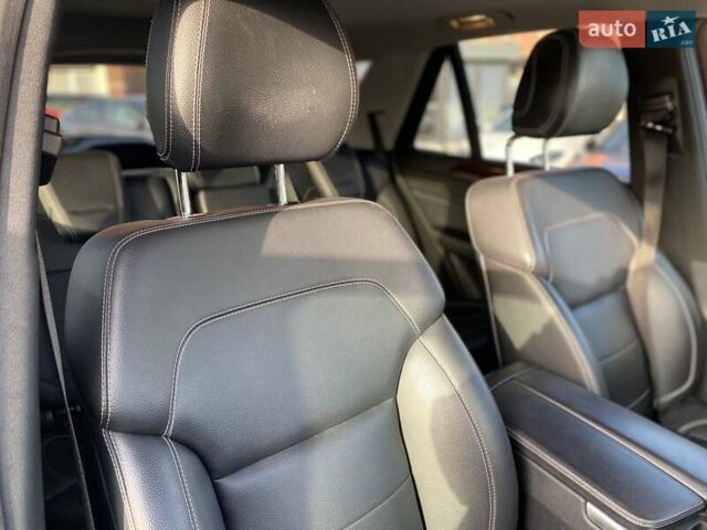 Черный Мерседес М-Класс, объемом двигателя 3 л и пробегом 145 тыс. км за 19990 $, фото 19 на Automoto.ua