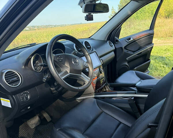 Черный Мерседес М-Класс, объемом двигателя 6.21 л и пробегом 286 тыс. км за 16500 $, фото 15 на Automoto.ua