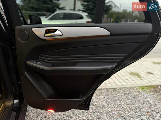 Черный Мерседес М-Класс, объемом двигателя 2.2 л и пробегом 250 тыс. км за 19500 $, фото 38 на Automoto.ua