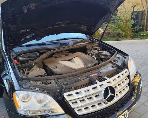 Черный Мерседес М-Класс, объемом двигателя 2.99 л и пробегом 262 тыс. км за 17000 $, фото 13 на Automoto.ua