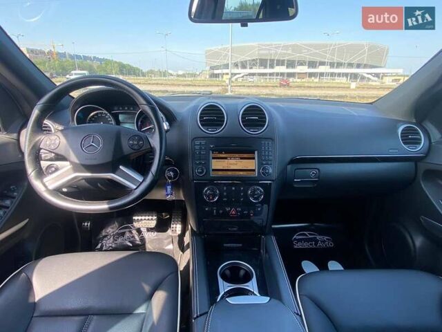 Черный Мерседес М-Класс, объемом двигателя 3.72 л и пробегом 80 тыс. км за 17999 $, фото 11 на Automoto.ua