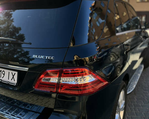 Черный Мерседес М-Класс, объемом двигателя 3 л и пробегом 260 тыс. км за 20500 $, фото 21 на Automoto.ua