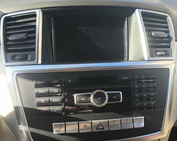 Черный Мерседес М-Класс, объемом двигателя 2.14 л и пробегом 245 тыс. км за 20000 $, фото 10 на Automoto.ua