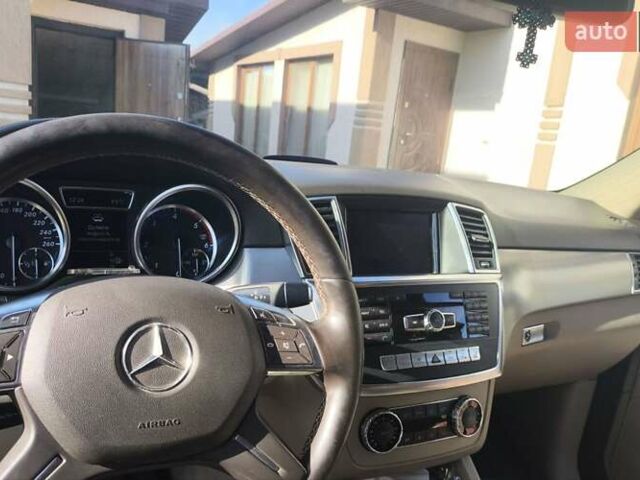 Черный Мерседес М-Класс, объемом двигателя 2.14 л и пробегом 245 тыс. км за 20000 $, фото 8 на Automoto.ua