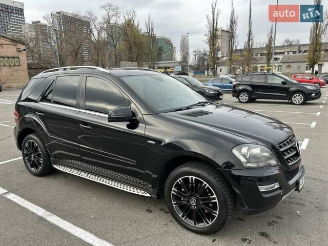 Черный Мерседес М-Класс, объемом двигателя 3.5 л и пробегом 128 тыс. км за 15200 $, фото 5 на Automoto.ua