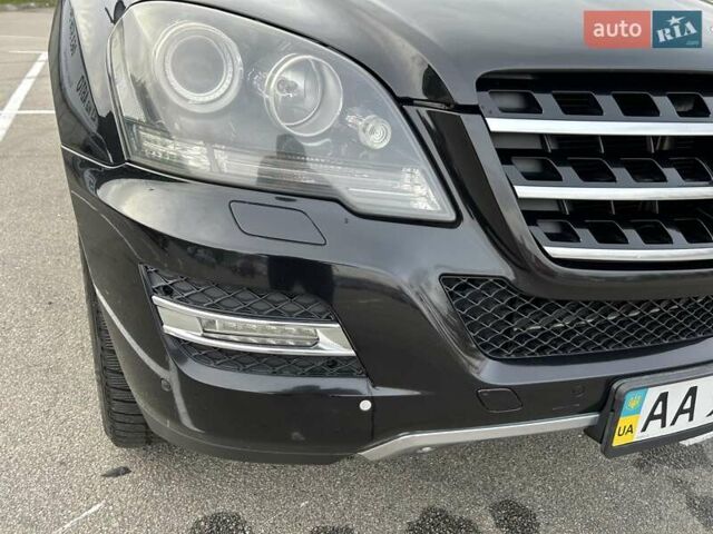 Черный Мерседес М-Класс, объемом двигателя 3.5 л и пробегом 128 тыс. км за 15200 $, фото 11 на Automoto.ua