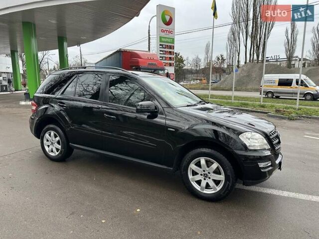 Чорний Мерседес М-Клас, об'ємом двигуна 3 л та пробігом 307 тис. км за 13800 $, фото 5 на Automoto.ua