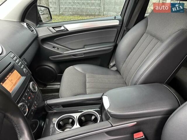 Чорний Мерседес М-Клас, об'ємом двигуна 3 л та пробігом 307 тис. км за 13800 $, фото 21 на Automoto.ua