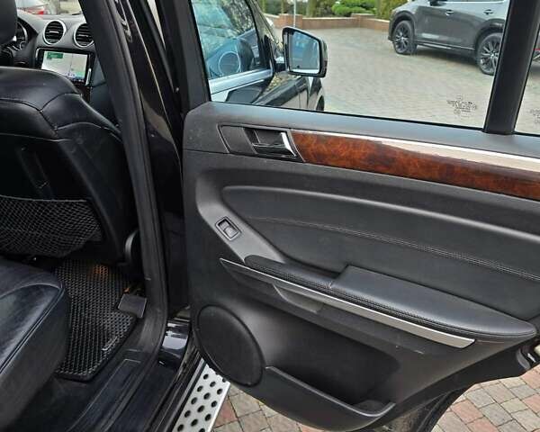 Черный Мерседес М-Класс, объемом двигателя 2.99 л и пробегом 316 тыс. км за 18600 $, фото 16 на Automoto.ua