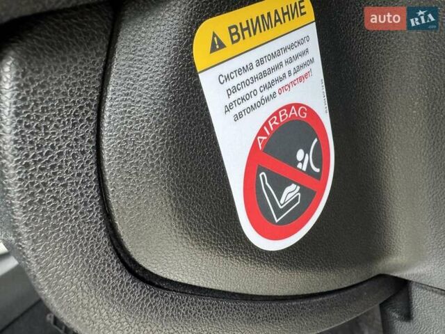 Чорний Мерседес М-Клас, об'ємом двигуна 3 л та пробігом 307 тис. км за 14750 $, фото 25 на Automoto.ua