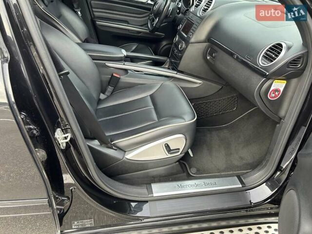 Черный Мерседес М-Класс, объемом двигателя 3.5 л и пробегом 128 тыс. км за 15200 $, фото 25 на Automoto.ua