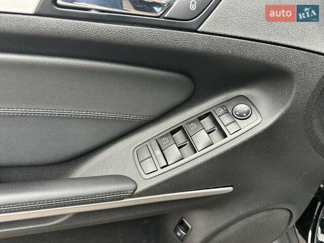 Чорний Мерседес М-Клас, об'ємом двигуна 3 л та пробігом 307 тис. км за 13800 $, фото 19 на Automoto.ua