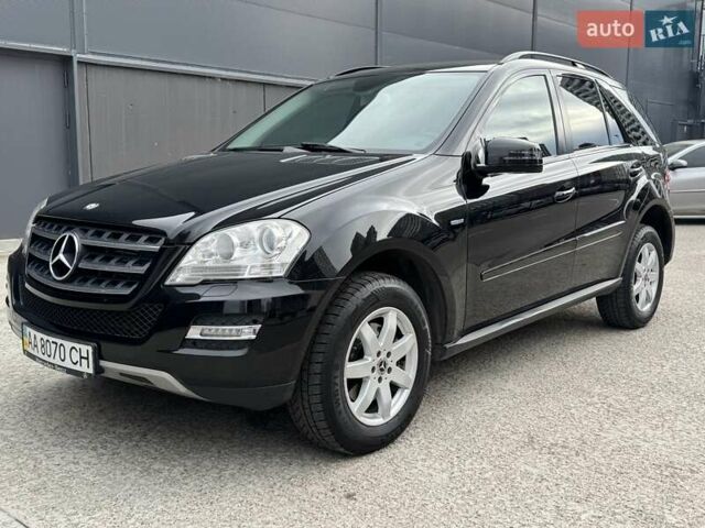 Чорний Мерседес М-Клас, об'ємом двигуна 3 л та пробігом 307 тис. км за 14750 $, фото 2 на Automoto.ua