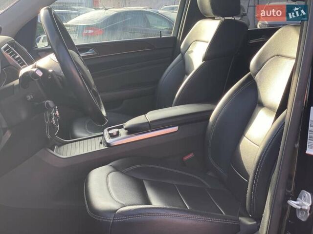 Черный Мерседес М-Класс, объемом двигателя 3 л и пробегом 145 тыс. км за 19990 $, фото 9 на Automoto.ua