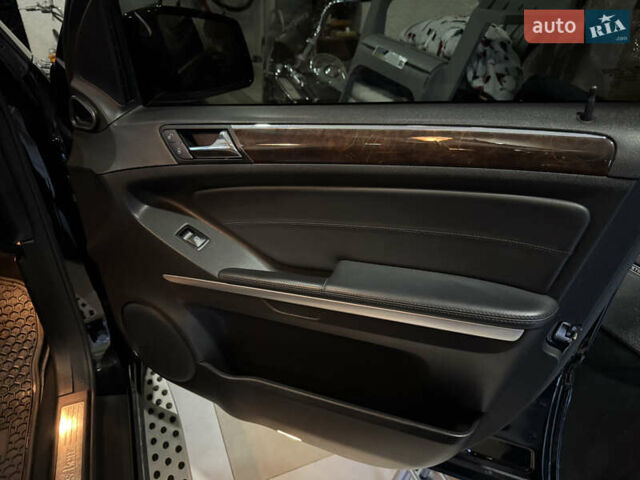 Черный Мерседес М-Класс, объемом двигателя 2.99 л и пробегом 184 тыс. км за 16000 $, фото 14 на Automoto.ua