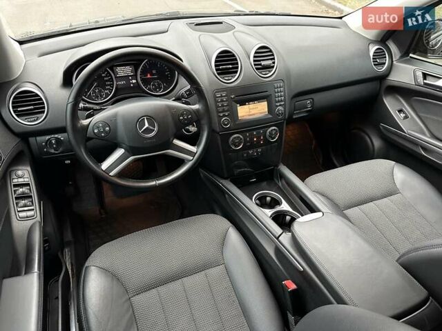 Чорний Мерседес М-Клас, об'ємом двигуна 3 л та пробігом 307 тис. км за 13800 $, фото 25 на Automoto.ua