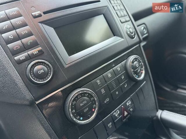 Чорний Мерседес М-Клас, об'ємом двигуна 3 л та пробігом 307 тис. км за 14750 $, фото 22 на Automoto.ua