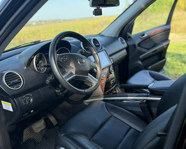 Черный Мерседес М-Класс, объемом двигателя 6.21 л и пробегом 286 тыс. км за 16500 $, фото 14 на Automoto.ua