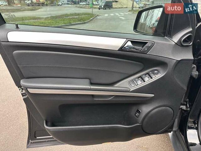 Чорний Мерседес М-Клас, об'ємом двигуна 3 л та пробігом 307 тис. км за 13800 $, фото 15 на Automoto.ua