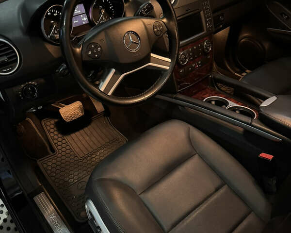 Черный Мерседес М-Класс, объемом двигателя 2.99 л и пробегом 184 тыс. км за 16000 $, фото 9 на Automoto.ua