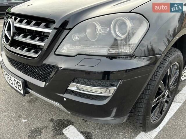 Черный Мерседес М-Класс, объемом двигателя 3.5 л и пробегом 128 тыс. км за 15200 $, фото 12 на Automoto.ua