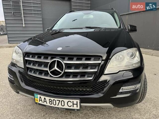 Чорний Мерседес М-Клас, об'ємом двигуна 3 л та пробігом 307 тис. км за 14750 $, фото 58 на Automoto.ua