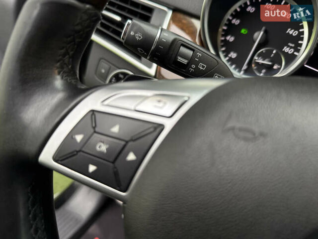 Черный Мерседес М-Класс, объемом двигателя 3.5 л и пробегом 142 тыс. км за 17500 $, фото 43 на Automoto.ua