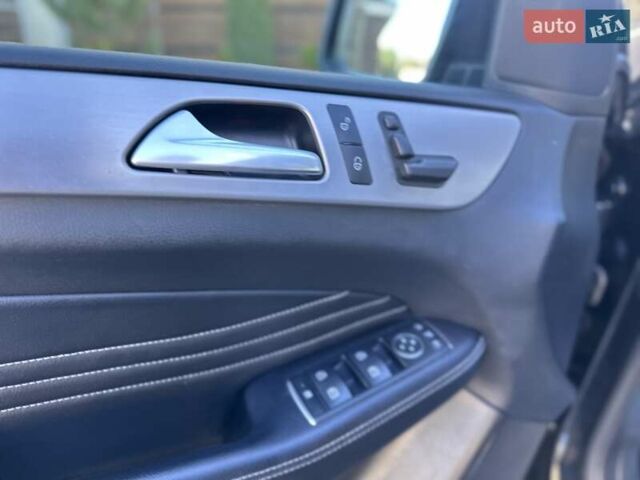 Черный Мерседес М-Класс, объемом двигателя 3 л и пробегом 181 тыс. км за 22900 $, фото 19 на Automoto.ua