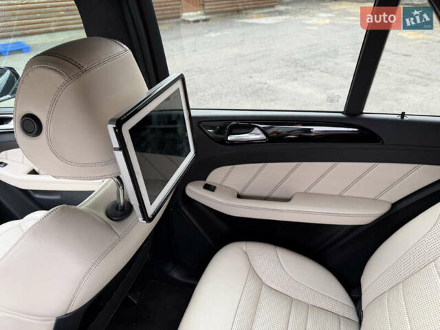 Черный Мерседес М-Класс, объемом двигателя 5.5 л и пробегом 179 тыс. км за 24500 $, фото 12 на Automoto.ua