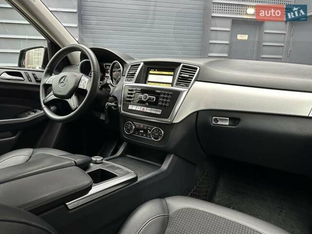 Чорний Мерседес М-Клас, об'ємом двигуна 2.2 л та пробігом 271 тис. км за 16450 $, фото 52 на Automoto.ua