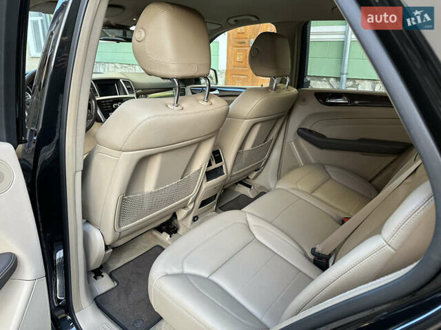 Черный Мерседес М-Класс, объемом двигателя 2.14 л и пробегом 247 тыс. км за 20500 $, фото 36 на Automoto.ua