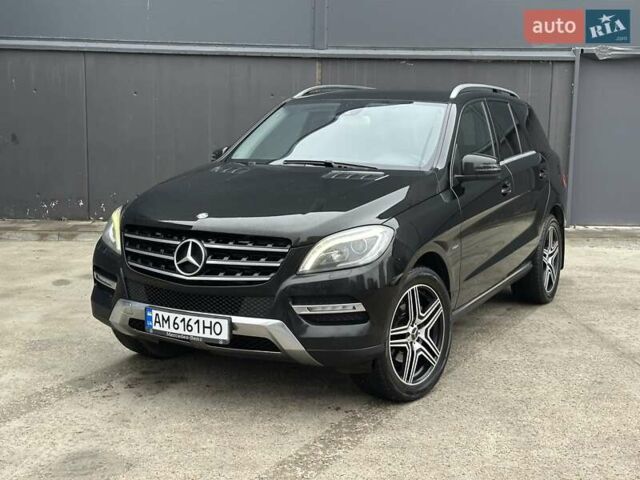 Чорний Мерседес М-Клас, об'ємом двигуна 2.2 л та пробігом 271 тис. км за 16450 $, фото 2 на Automoto.ua