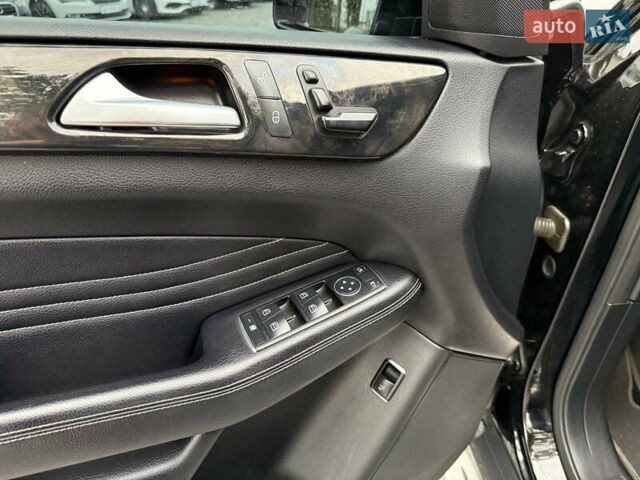 Мерседес М-Класс 2012 в Стрые на Automoto.ua Черный Мерседес М-Класс, объемом двигателя 2.99 л и пробегом 170 тыс. км за 18900 $, фото 35 на Automoto.ua